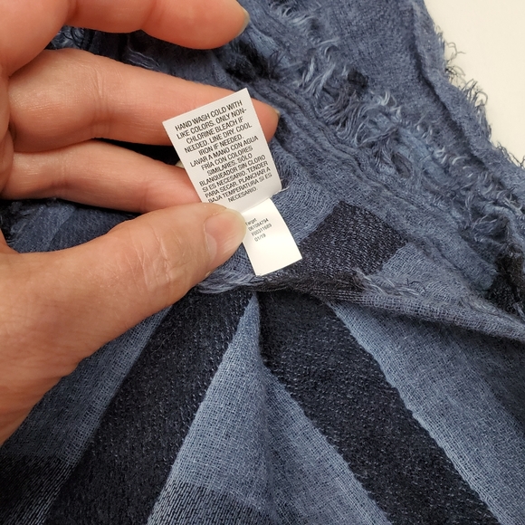 Women's Woven Oblong Scarf - Universal Thread Navy - Picture 4 of 6